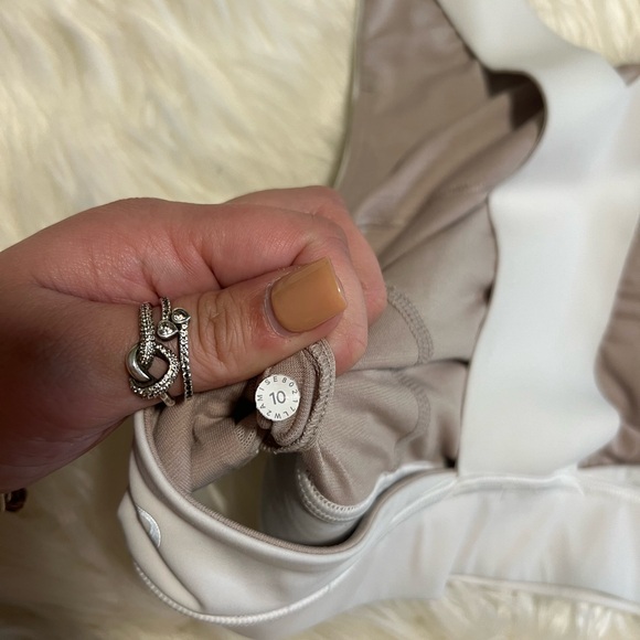 Lululemon Fast Free Nulux Snow White Bra - Picture 2 of 4